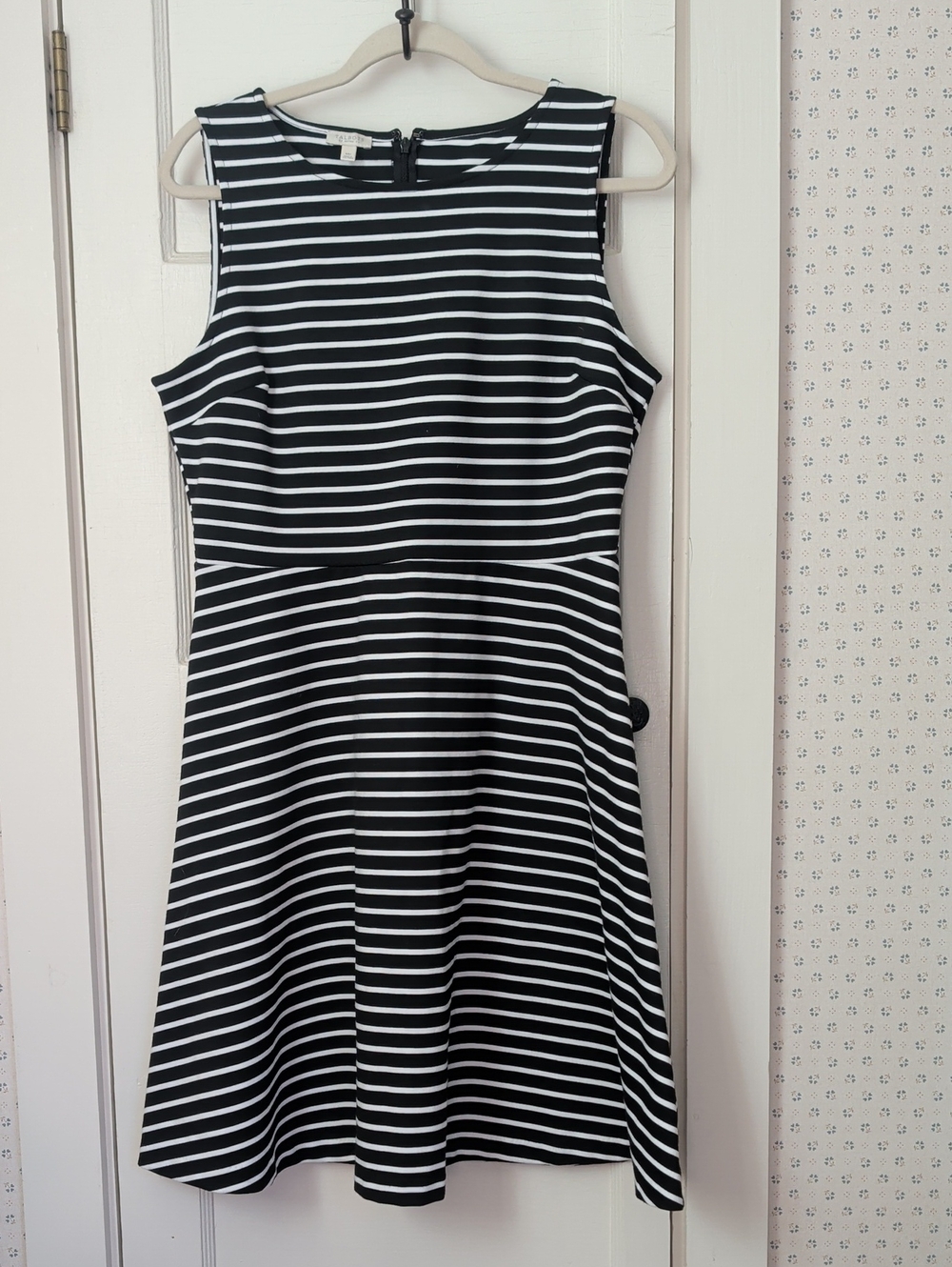 Talbots Medium Petite Black White Striped Sleeveless Fit-and-Flare Dress classic